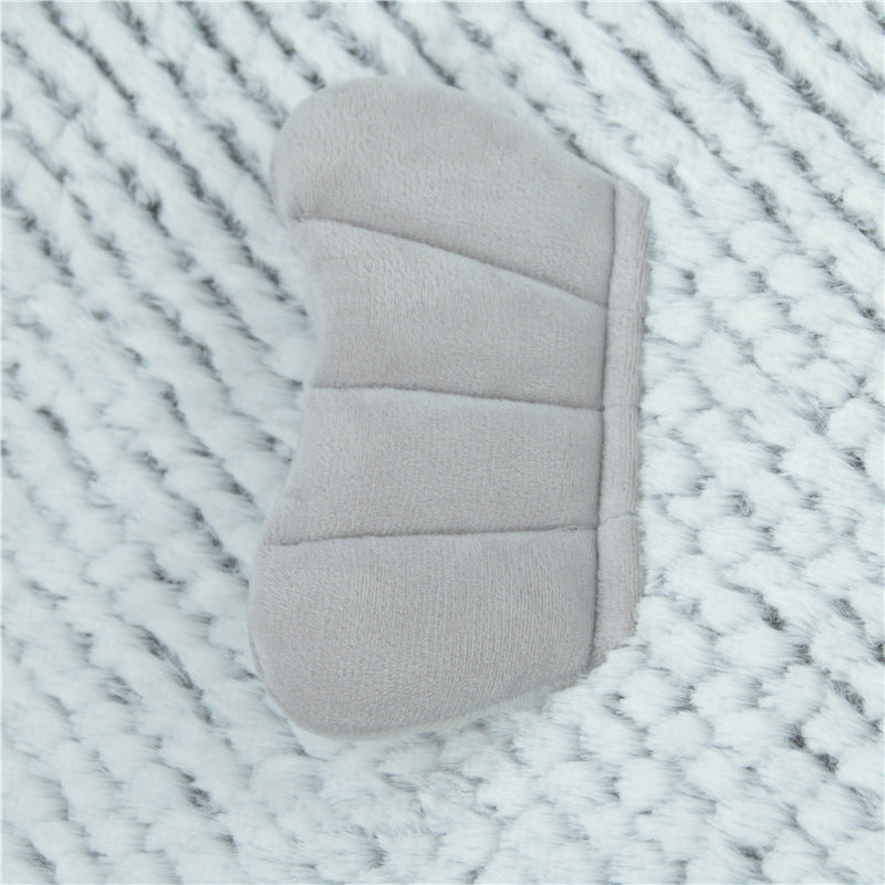 Semi-Enclosed Fish-Shaped Nest Bed, for dogs and cats.