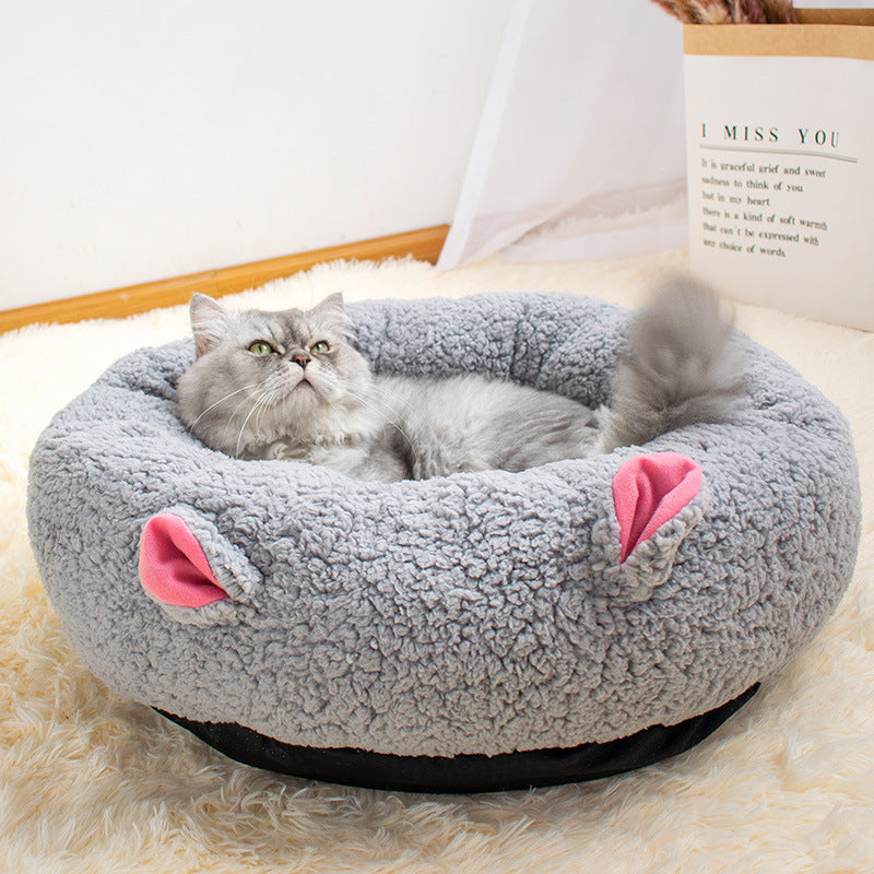 Round Lamb Wool Cat Sleeping Nest in Sizes S to L, for cats.