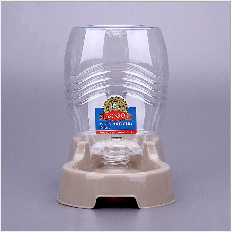 Large-Capacity Automatic Water Bowl for Thirsty Dogs, for dogs.