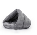 Triangle Pet Nest in Polar Fleece with PP Cotton, S or L, for dogs.