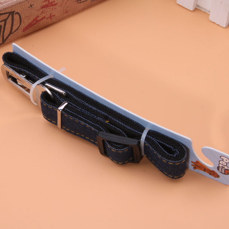Retractable Nylon Car Safety Leash, for dogs.