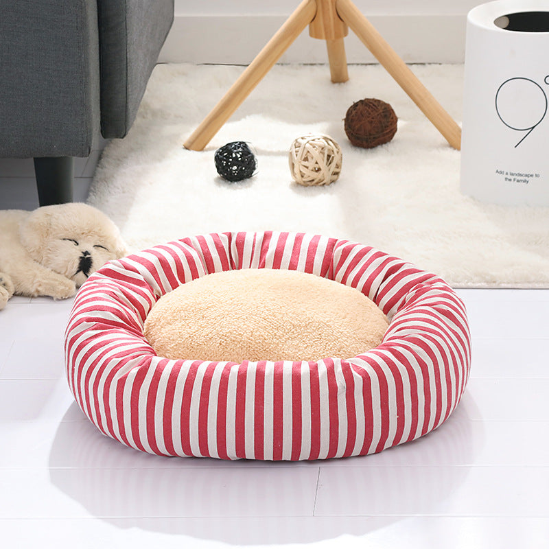 Round Tart-Shaped Fabric Pet Nest for Cozy Warmth, for dogs and cats.