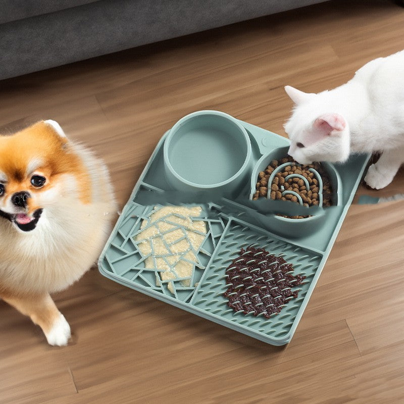 Silicone Slow Feeder Mat with Suction Cup Base, for cats.