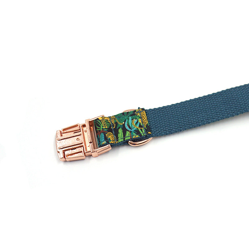Simple Cloth Collar, for dogs.