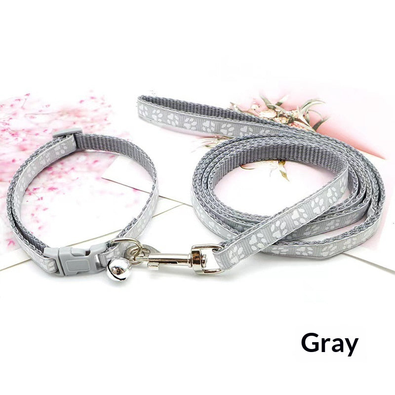 Lightweight Nylon Leash, for dogs and cats.