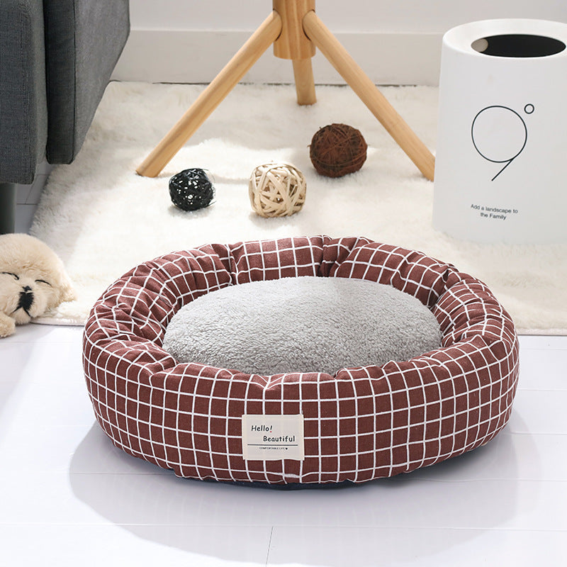 Round Tart-Shaped Fabric Pet Nest for Cozy Warmth, for dogs and cats.