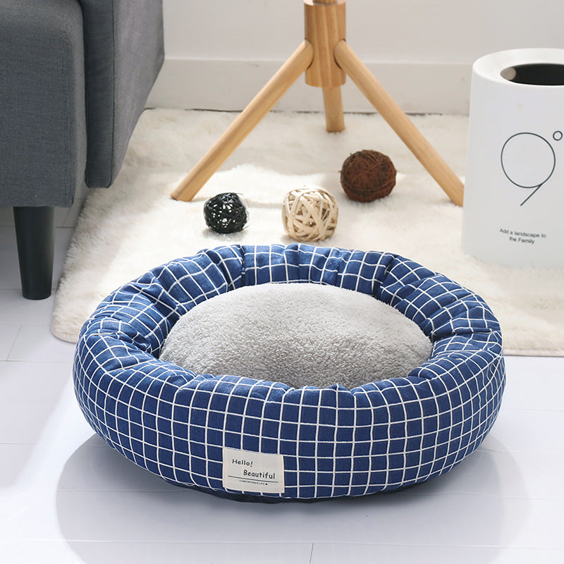 Round Tart-Shaped Fabric Pet Nest for Cozy Warmth, for dogs and cats.