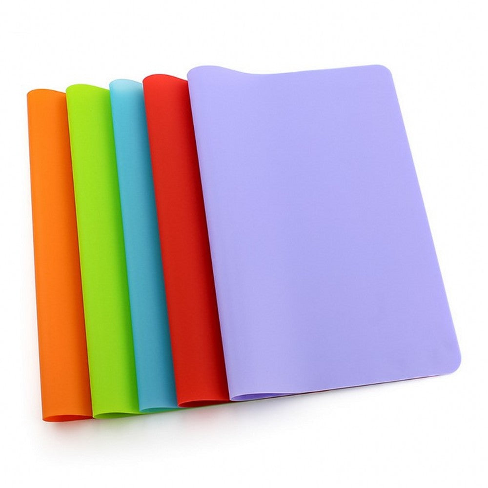 Silicone Pet Food Mat Keeps Floors Clean Around Bowls