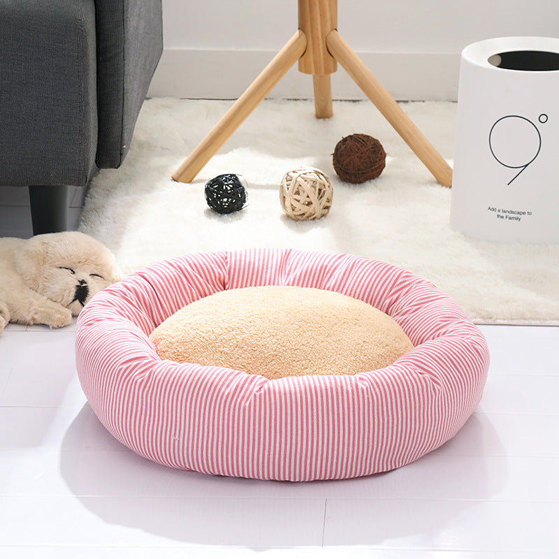 Round Tart-Shaped Fabric Pet Nest for Cozy Warmth, for dogs and cats.