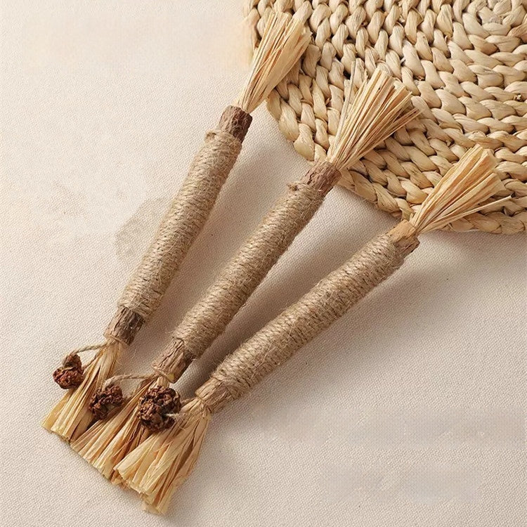 Natural Wood and Raffia Molar Chew Sticks, for cats.