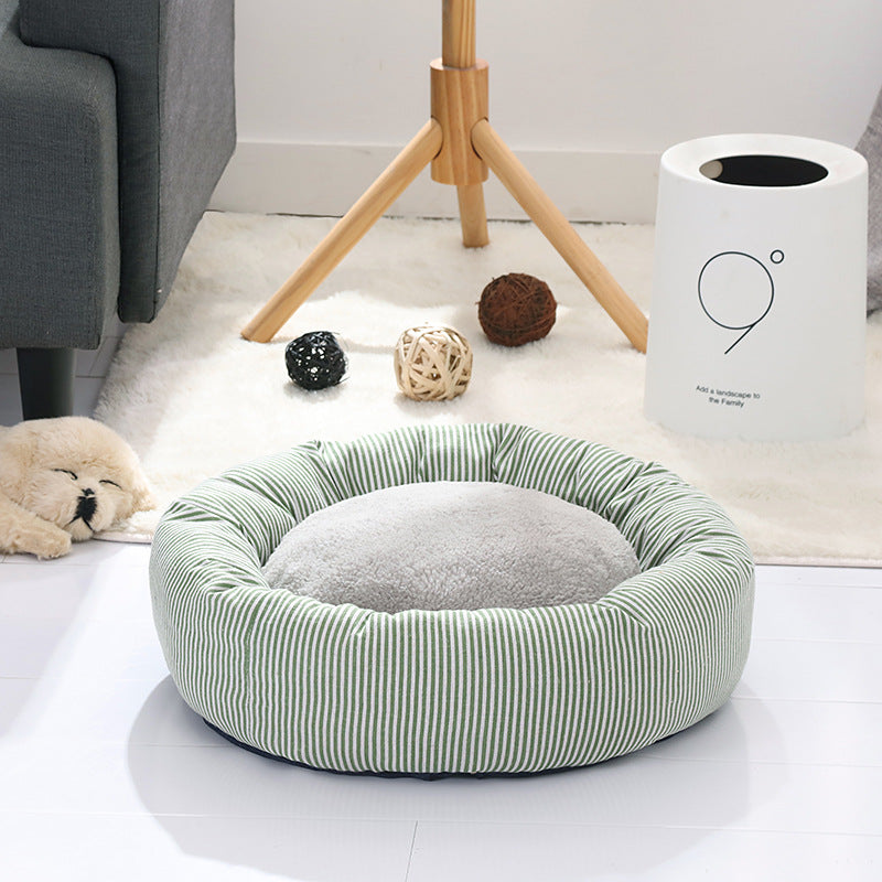 Round Tart-Shaped Fabric Pet Nest for Cozy Warmth, for dogs and cats.