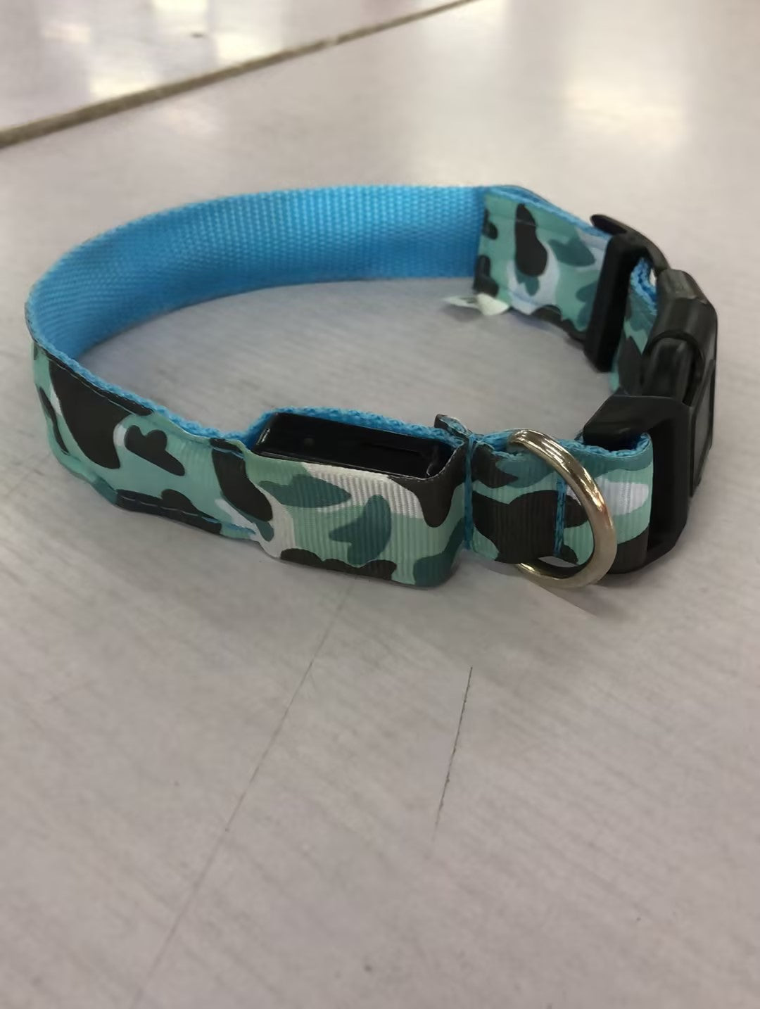Light-Up Camouflage Dog Collar for Night Walks, for dogs.