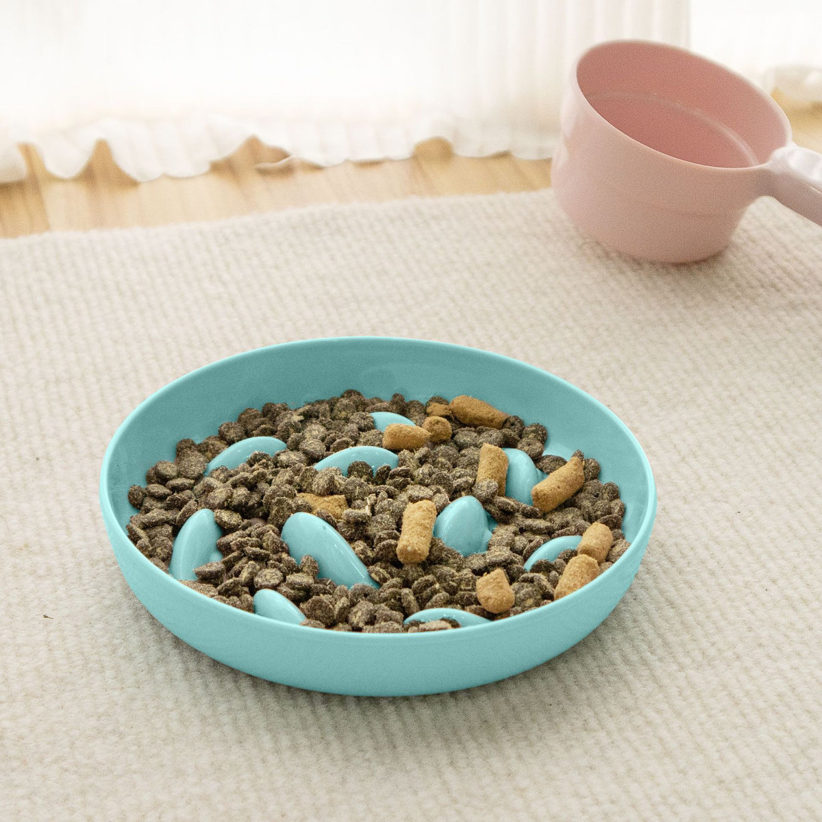 Goldfish-Shaped Slow Feeder Bowl, for dogs and cats.