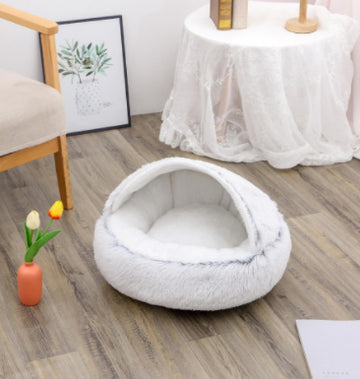 Round Winter Pet Bed – Plush Warm House for Dogs & Cats – detail view