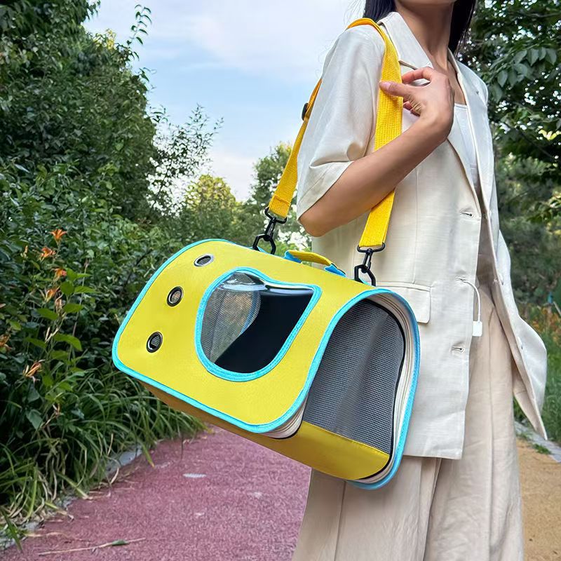 Breathable Oxford PVC Travel Bag, for dogs and cats.