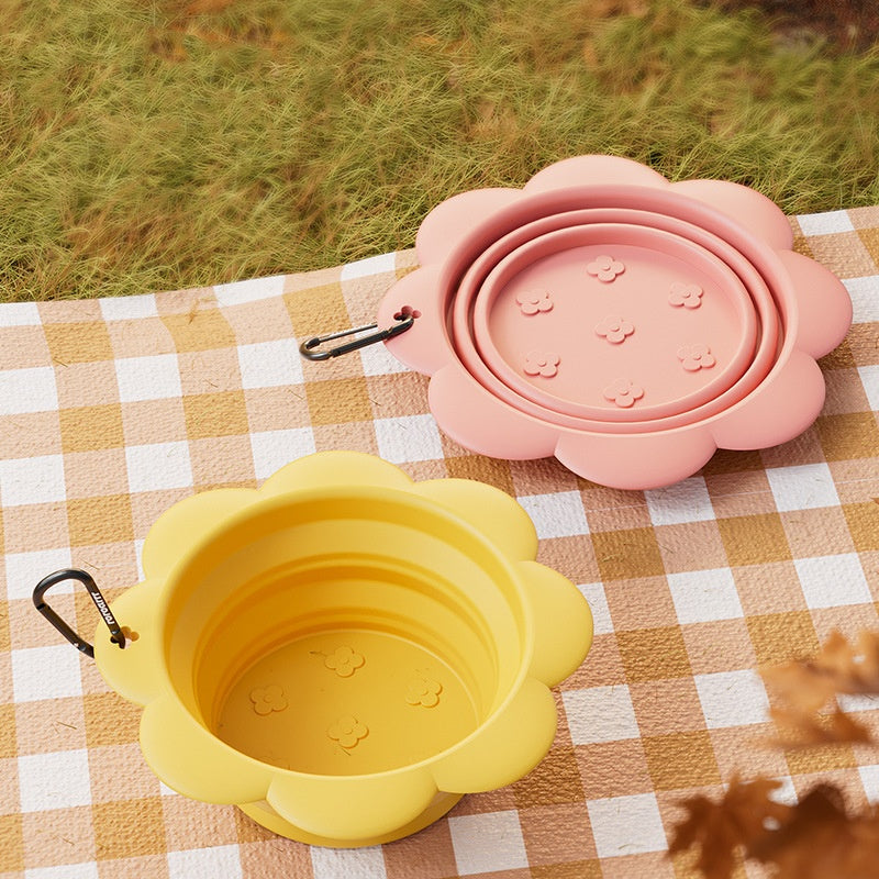 Folding Silicone Flower Bowl for Outdoor Drinking, for dogs and cats.