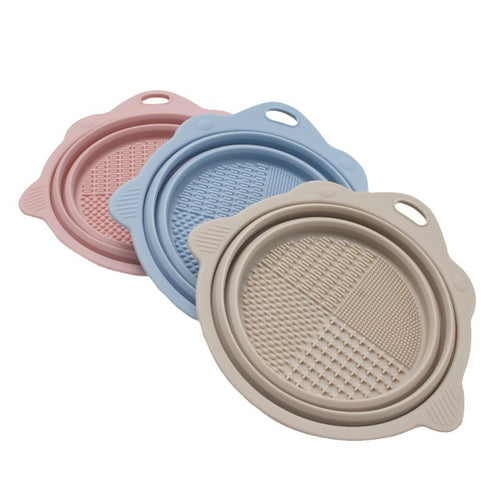 Collapsible Silicone Pet Bowl – Portable for Dogs & Cats, another view.