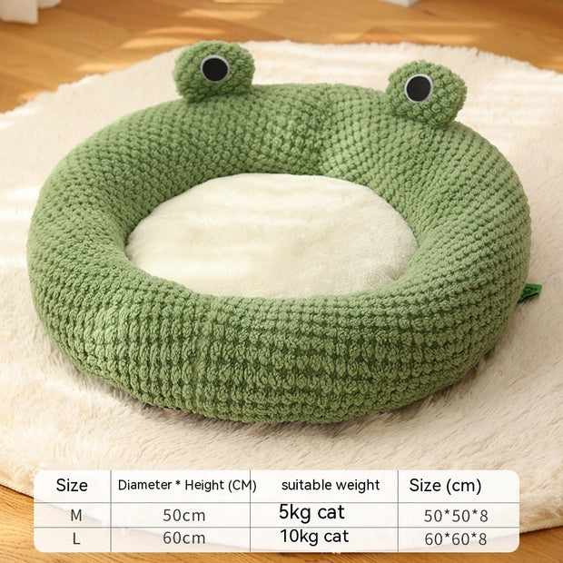 Frog-Shaped Plush Pet Bed – Cozy Nest for Cats, Kittens & Small Dogs – in use