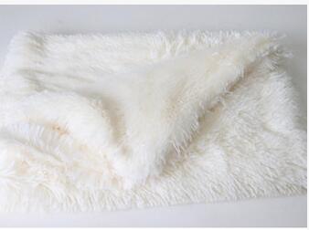 Washable Fleece Pet Blanket – Soft Plush Throw for Dogs & Cats – in use
