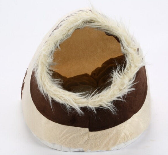 Self-warming cat mat demonstrating thermal technology with reflective layer for energy-free heat